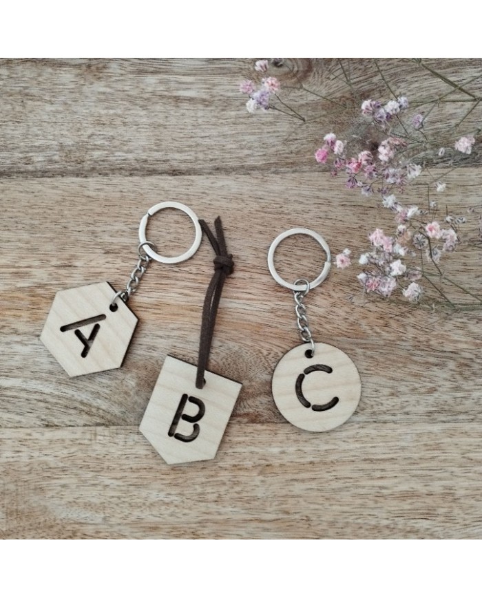 Llaveros de madera personalizados con formas e inicial