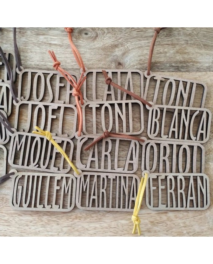 Llavero de madera con nombre